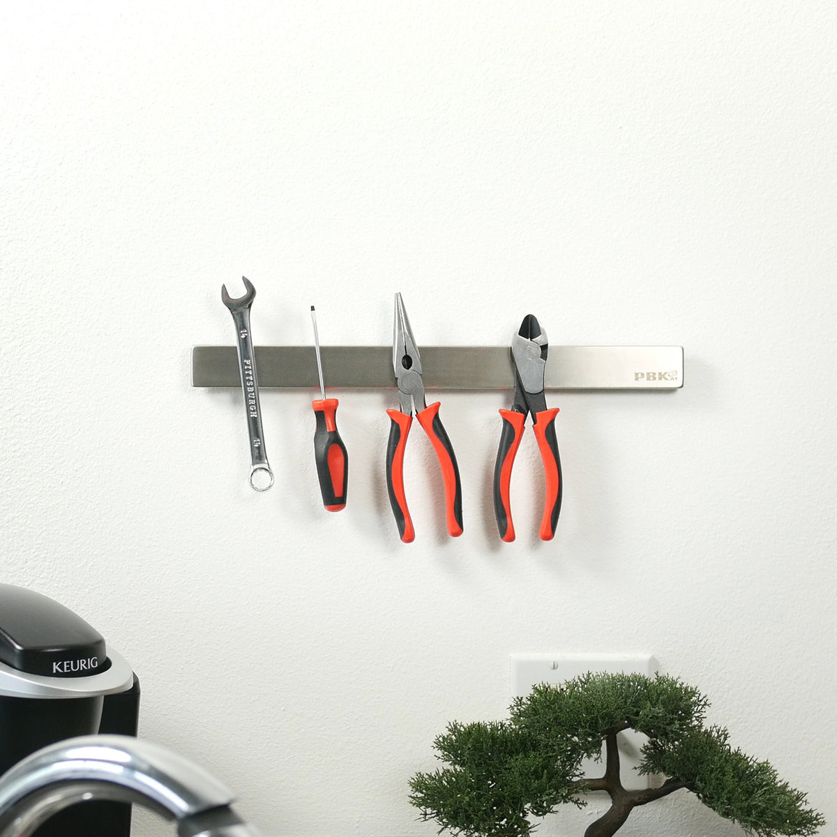 Wall-Mount Magnetic Knife Storage Holder Chef Rack Strip Utensil Kitchen Tool